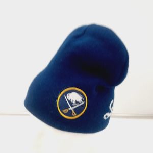 NOS VTG Lablatt Buffalo Sabers HOCKEY Blue knit Beanie Hat w/Sabers Logo Patch
